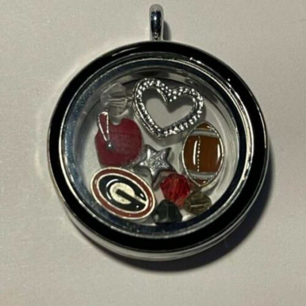 Georgia Bulldogs NCAA Memory Charm Locket w/ 22 IN chain NEW